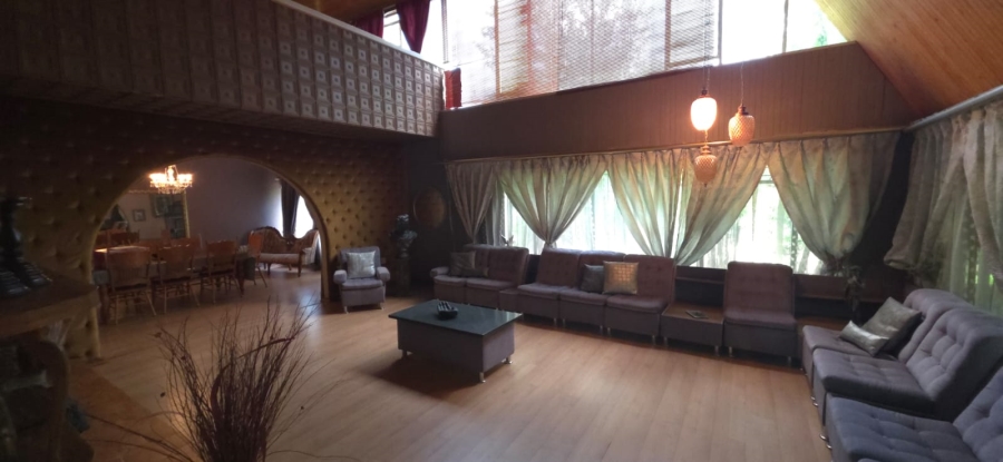 6 Bedroom Property for Sale in Wilkeville North West